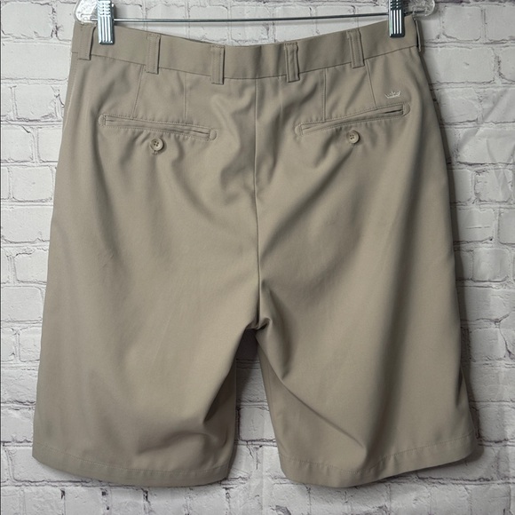 Peter Millar Men's Short - Picture 2 of 12